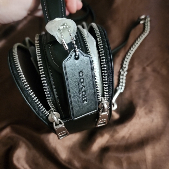 Coach - Picture 5 of 8